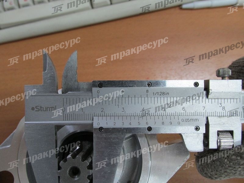 Насос гидравлический 110F7-10271