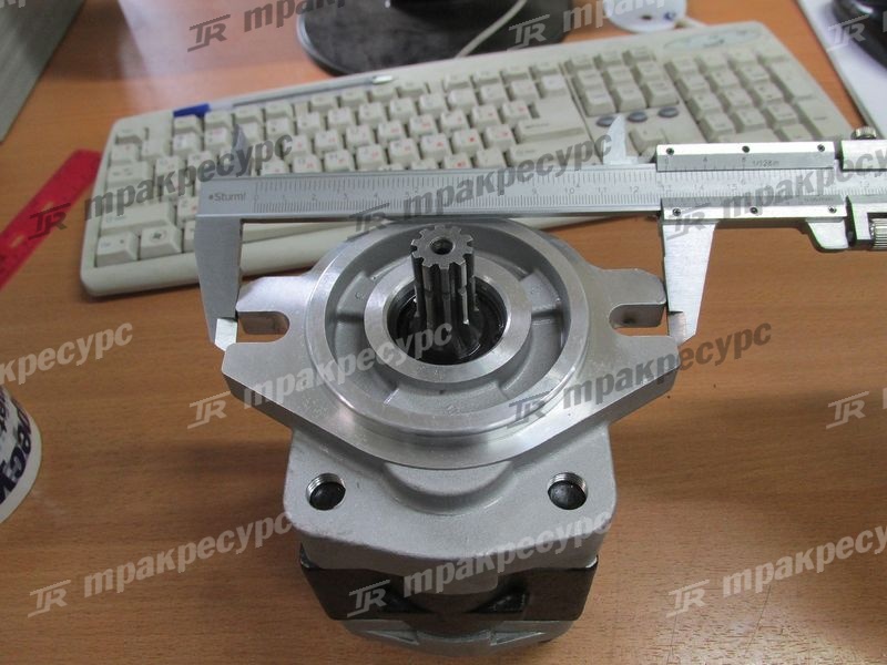 Насос гидравлический 110F7-10271