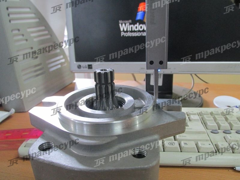 Насос гидравлический 110F7-10271