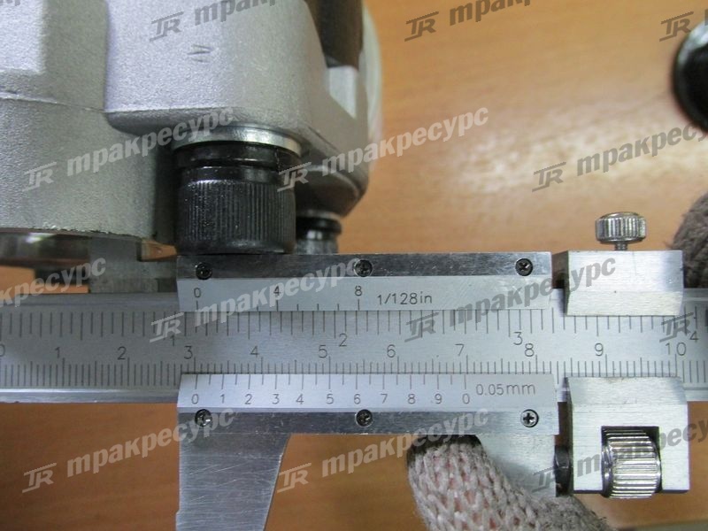 Насос гидравлический 110F7-10271
