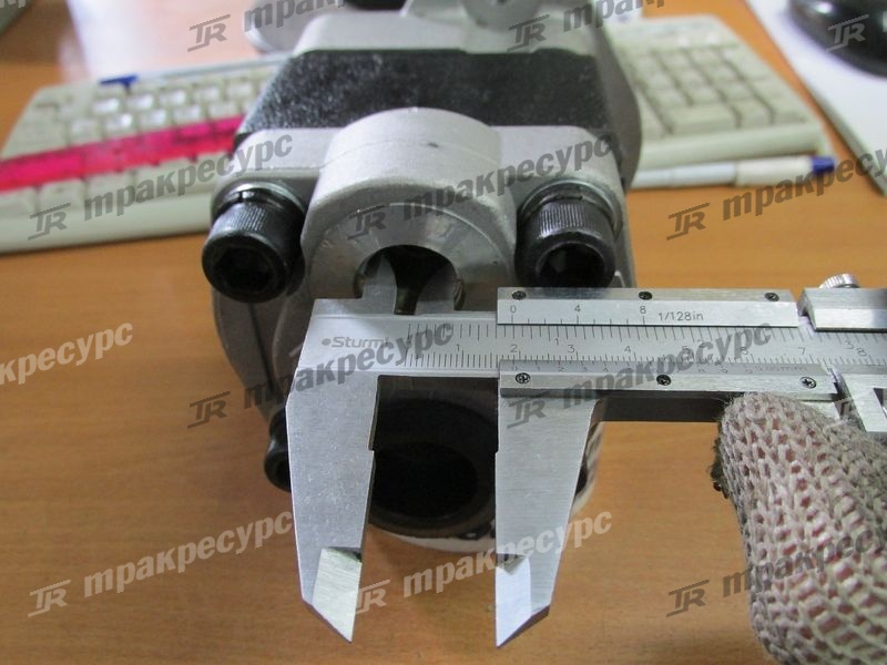 Насос гидравлический 110F7-10271