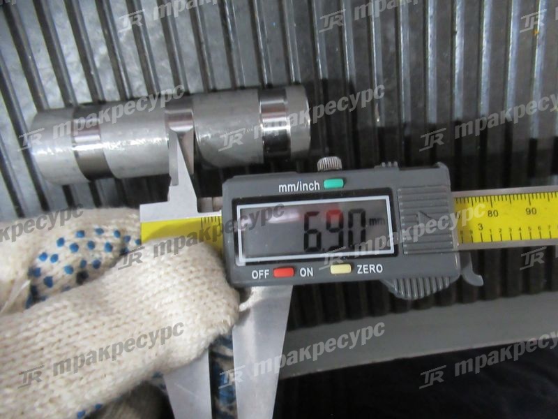 Ось 62050-12321A