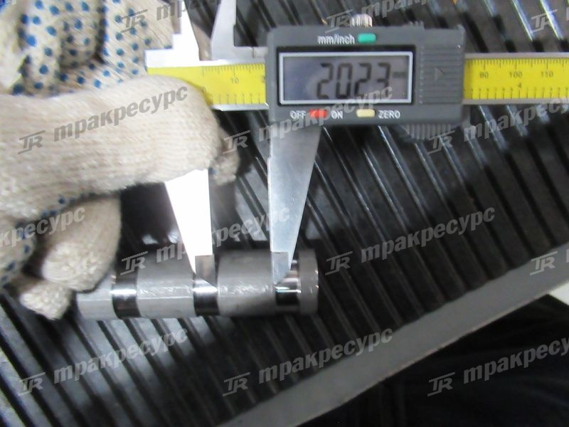 Ось 62050-12321A