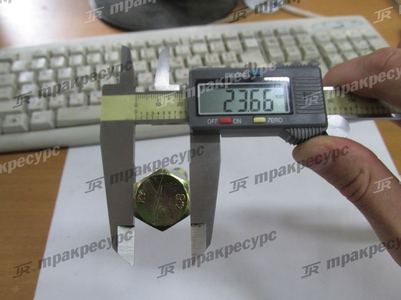 Болт 01100-16140