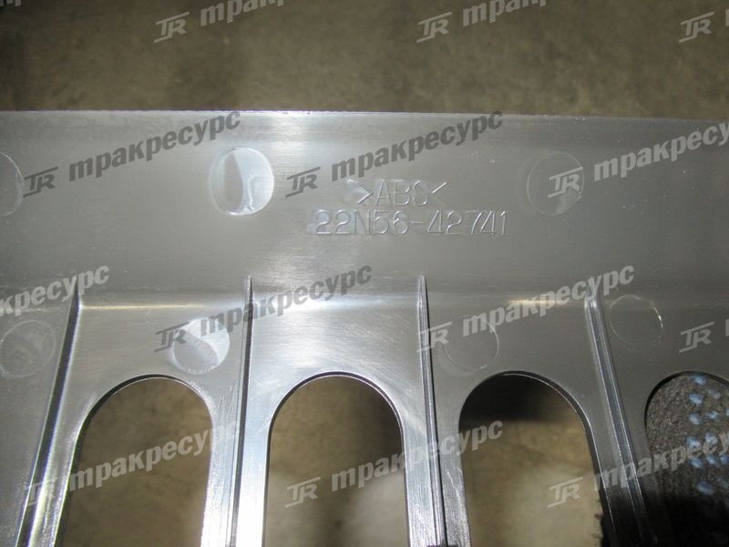 Кожух передний 22N56-42741