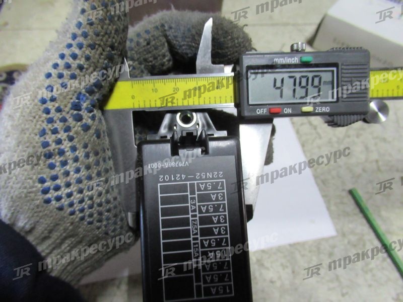 Блок предохранителей 22N52-42102