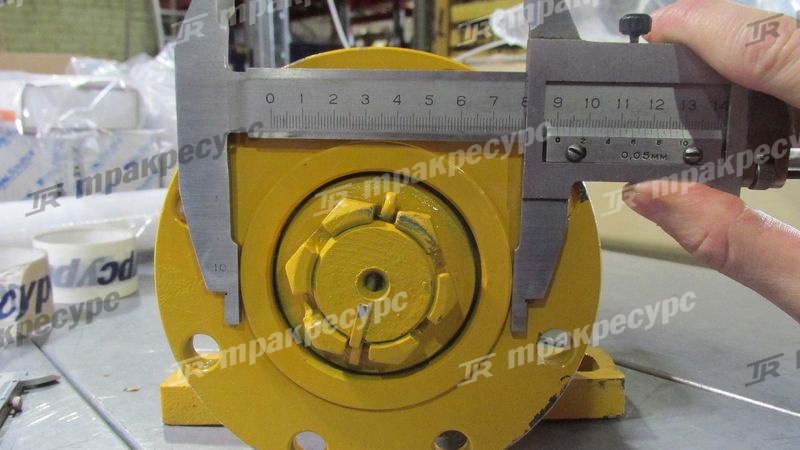 Вал карданный передний моста E XG955II