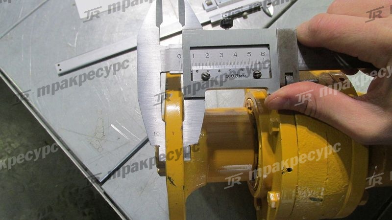 Вал карданный передний моста E XG955II
