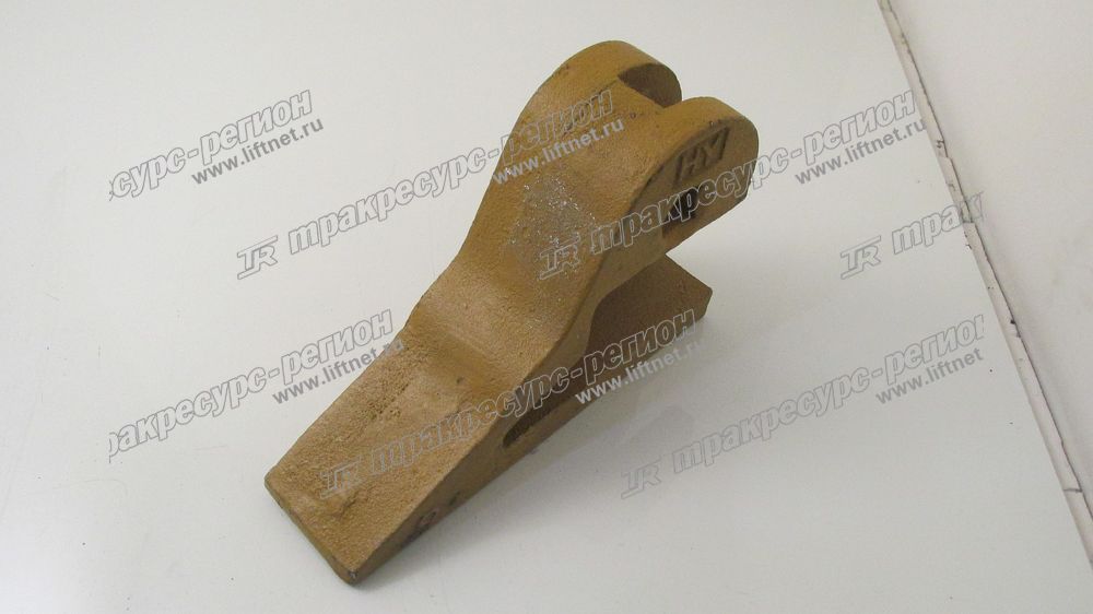 Зуб ковша боковой XG955