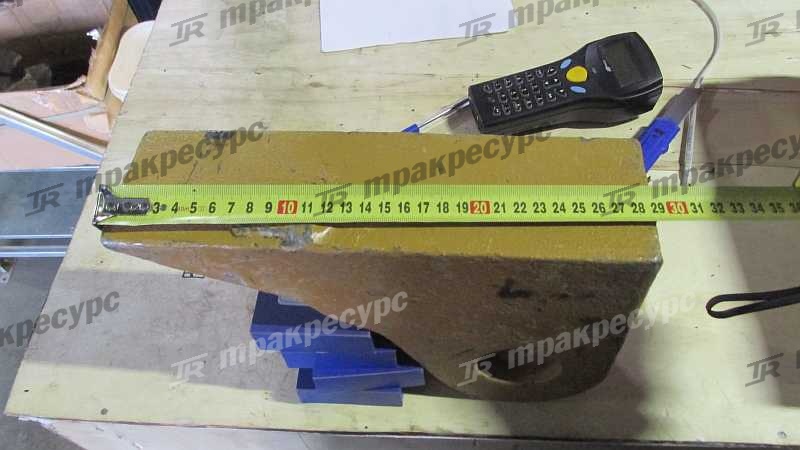 Зуб ковша боковой XG955