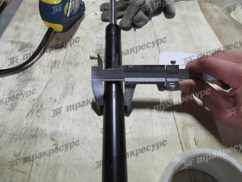 Амортизатор дверей кабины XG31801, XG31802, XG31651