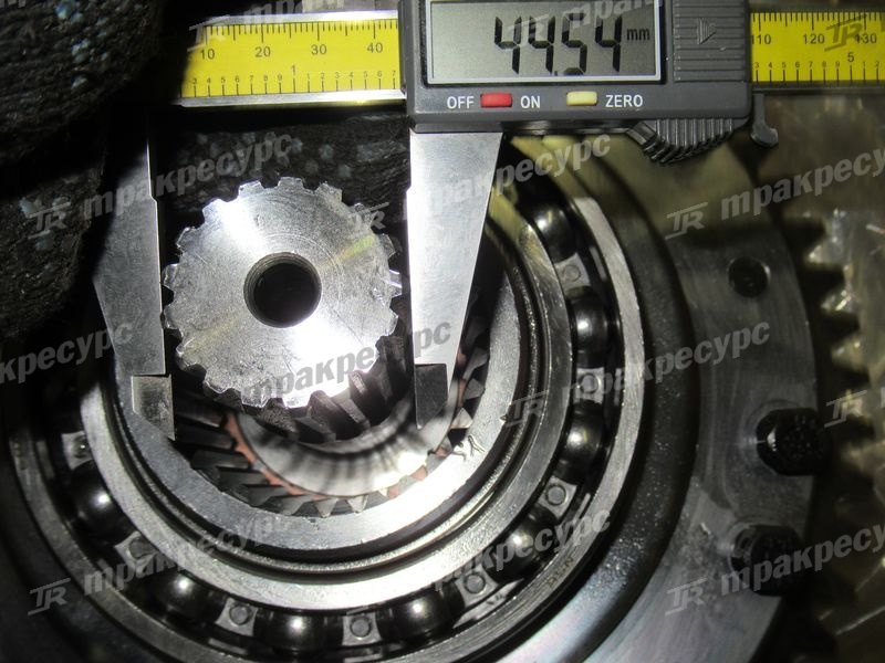 Вал передачи третьтей с шестернями в сборе 42С0044 XG932II