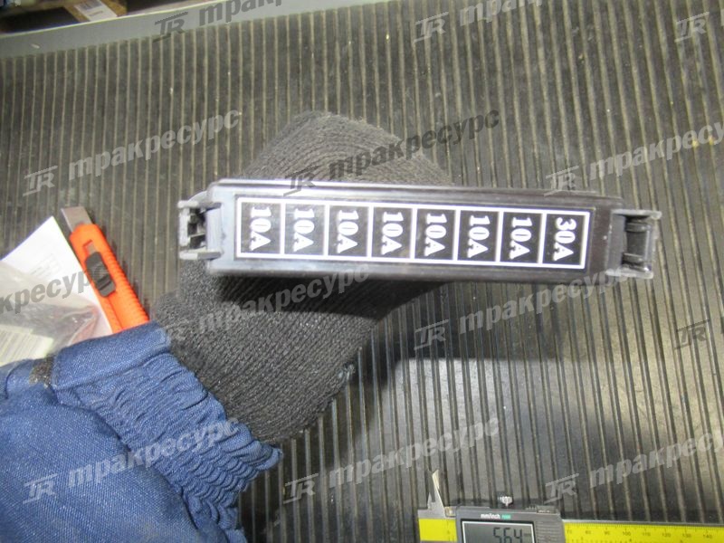 Блок предохранителей 235C2-40301