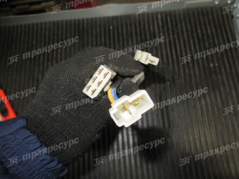 Блок предохранителей 235C2-40301