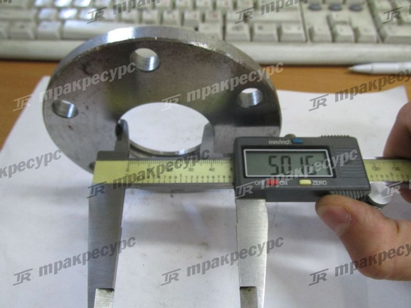 Фланец пальца верхнего сочленения рамы верхний XG916I