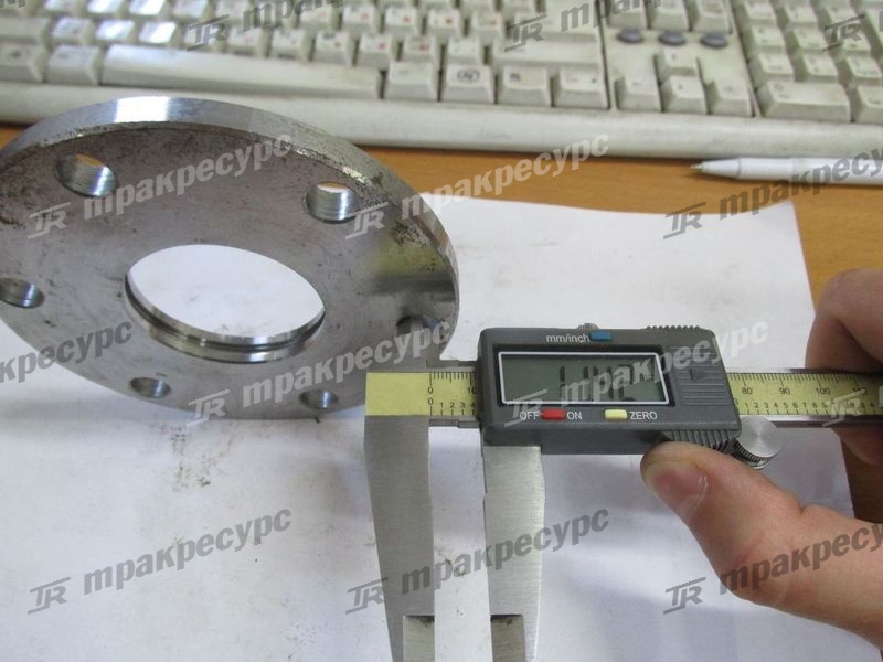 Фланец пальца верхнего сочленения рамы верхний XG916I