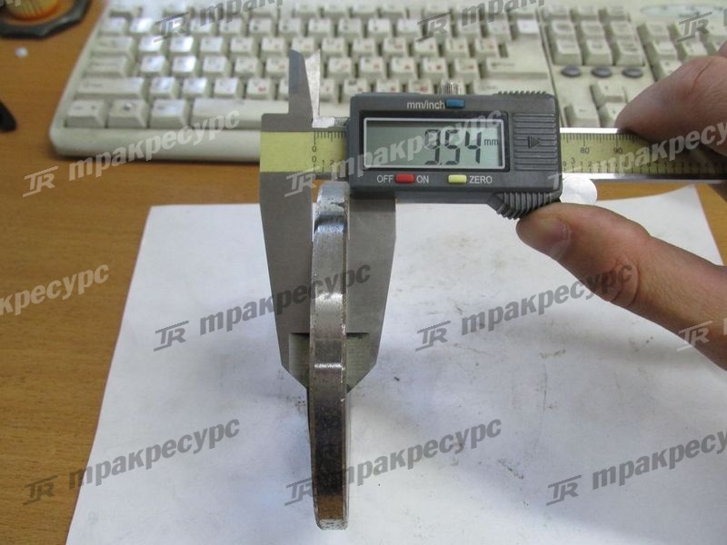 Фланец пальца верхнего сочленения рамы верхний XG916I