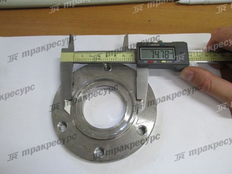 Фланец пальца верхнего сочленения рамы нижний XG916I