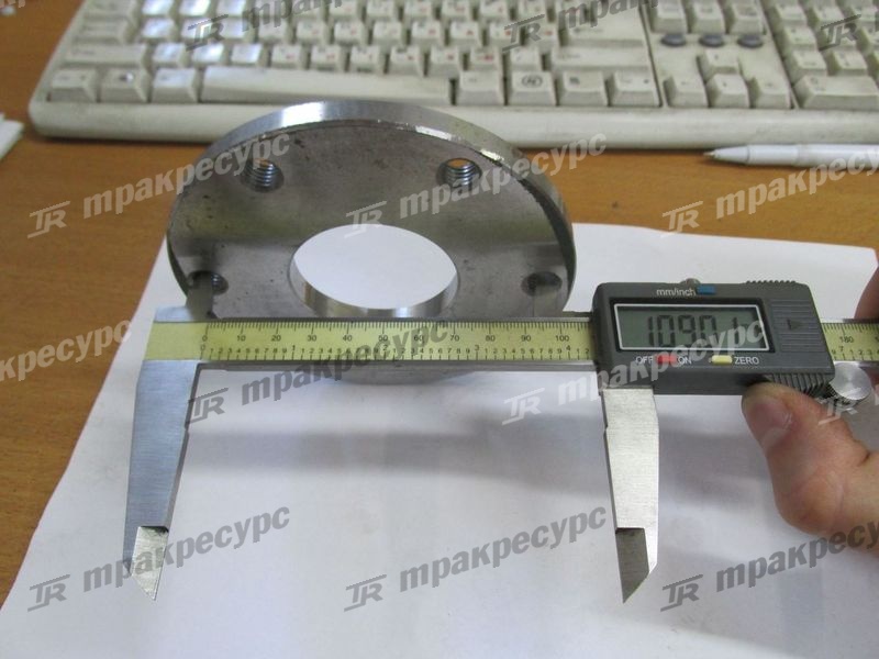 Фланец пальца верхнего сочленения рамы нижний XG916I