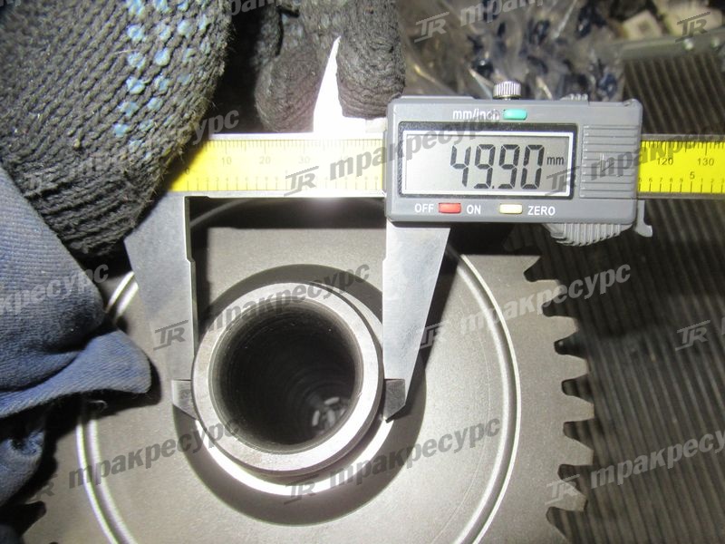 Вал с шестерней в сборе гидротрансформатора XG932II