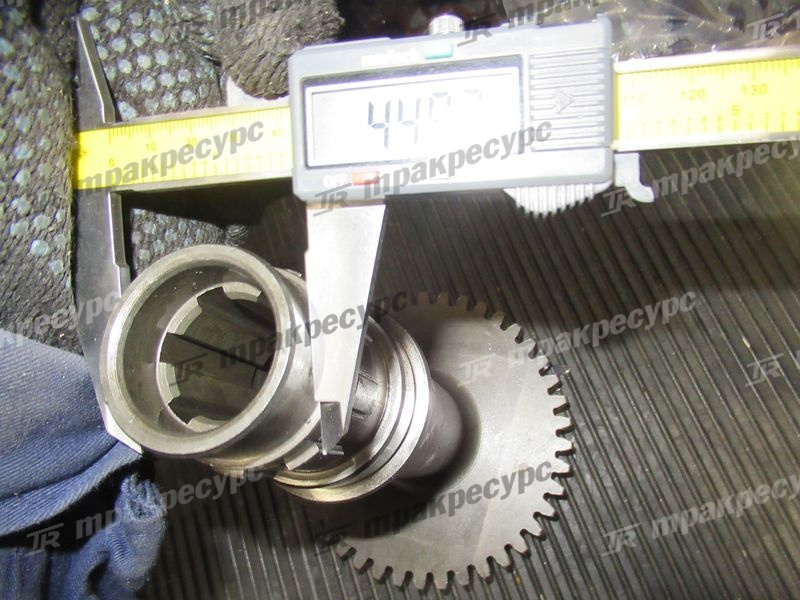 Вал с шестерней в сборе гидротрансформатора XG932II