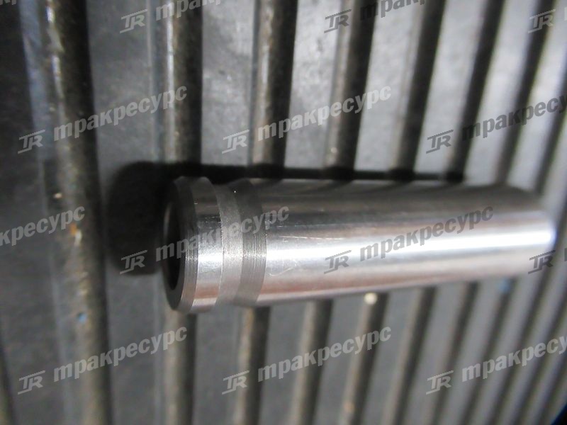 Втулка клапана направляющая KUBOTA V3300 BN-1C010-13560