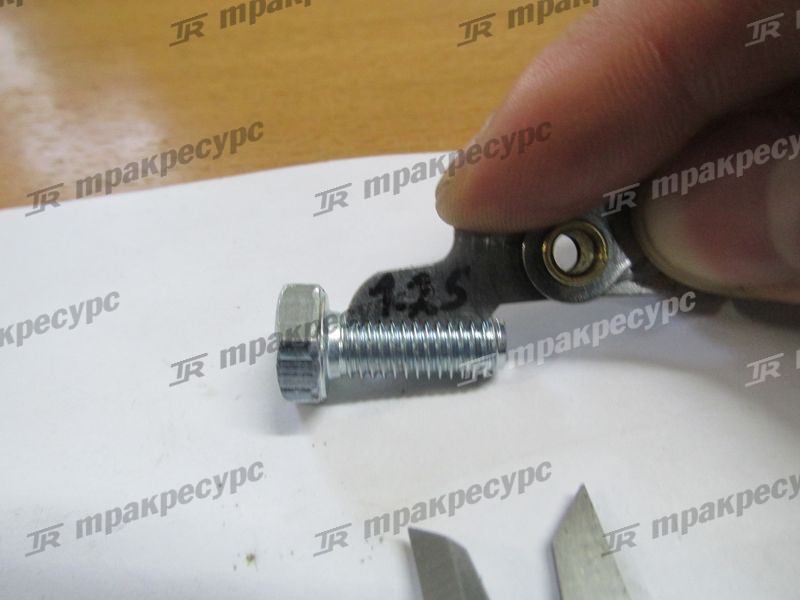 Болт 9008311180