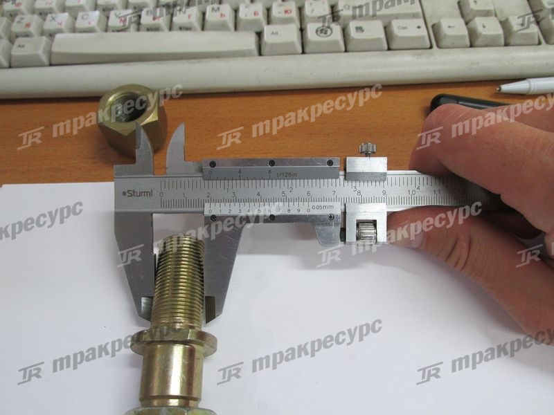 Шпилька ступицы ведущего моста CPCD20/25