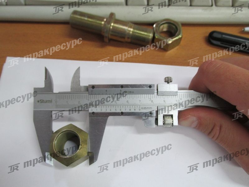 Шпилька ступицы ведущего моста CPCD20/25