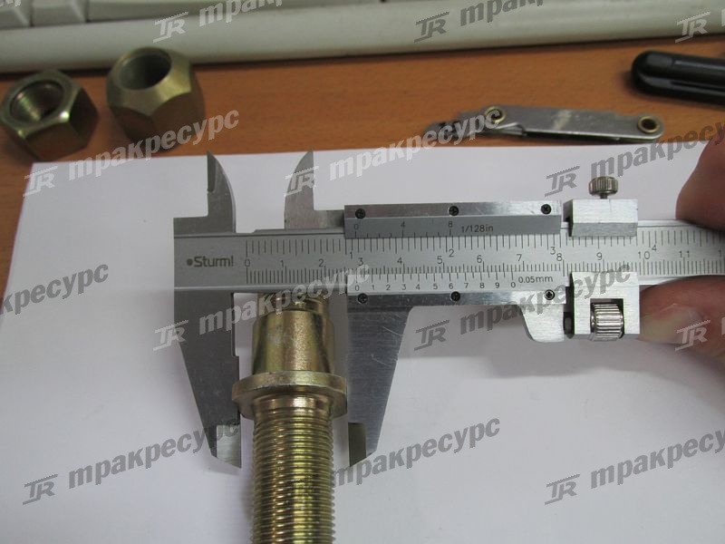 Шпилька ступицы ведущего моста CPCD20/25