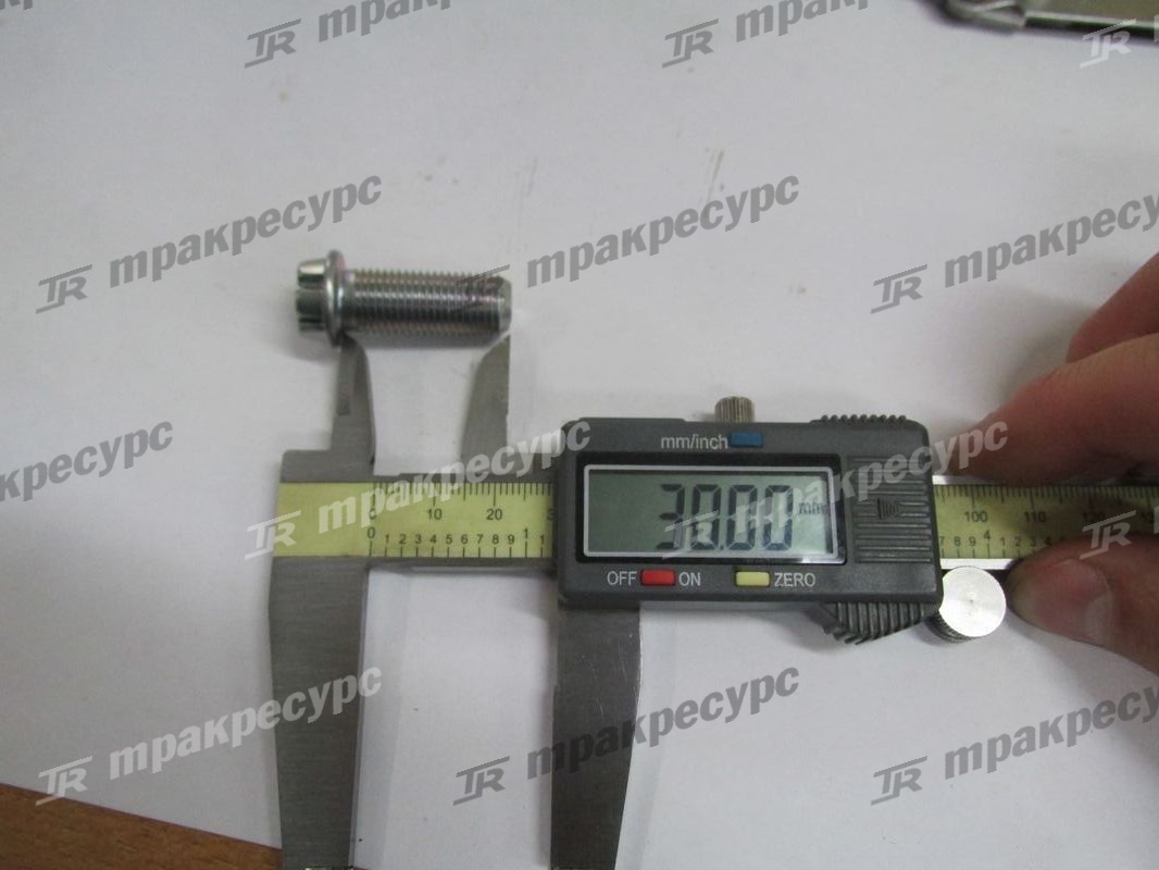Болт 534F3-82001
