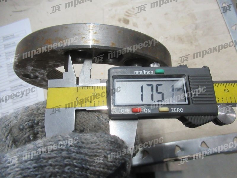 Гайка М90х2 ступицы XG932II