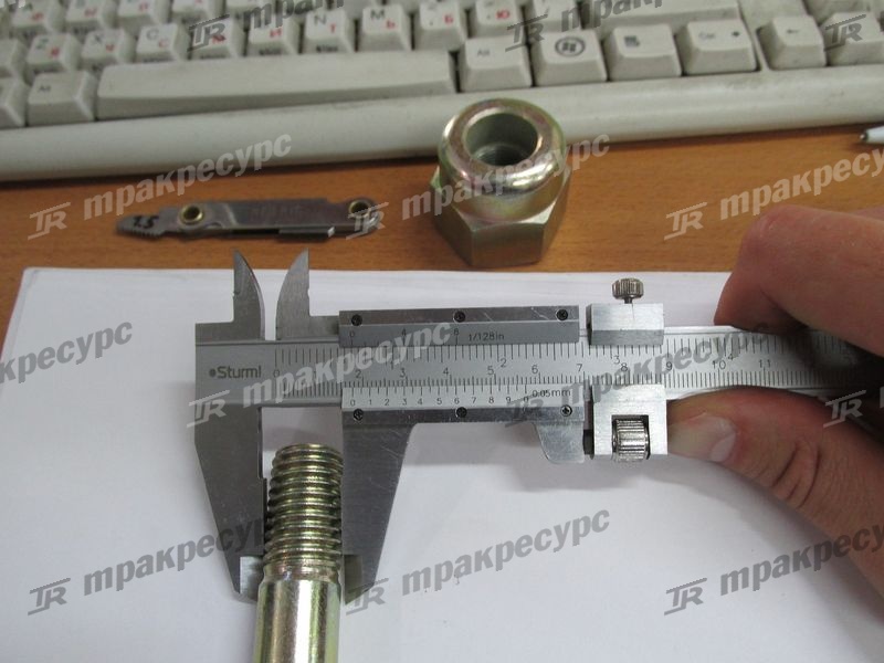 Шпилька ступицы ведущего моста CPCD50/60/70