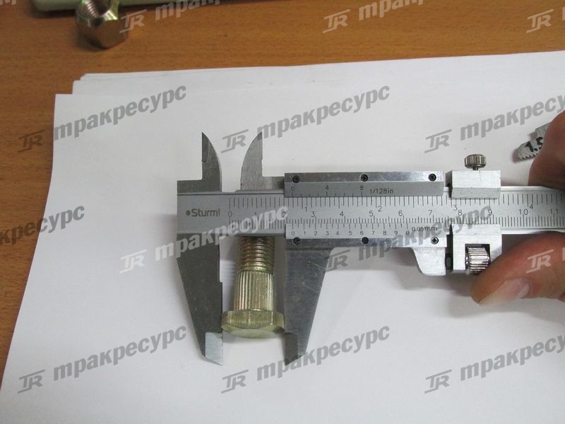 Шпилька ступицы управляемого моста CPCD20/25/30