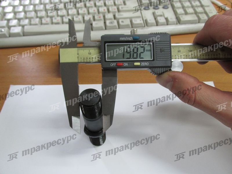 Шпилька ступицы управляемого моста CPCD50/60/70