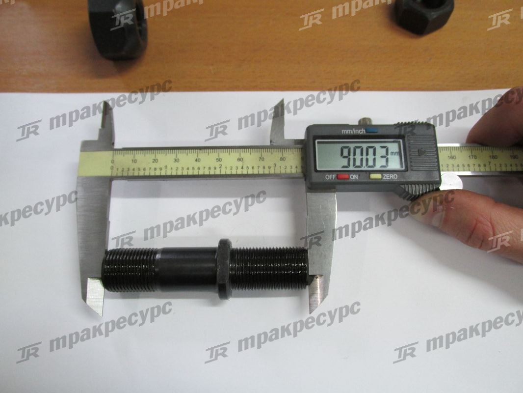 Шпилька ступицы управляемого моста CPCD50/60/70