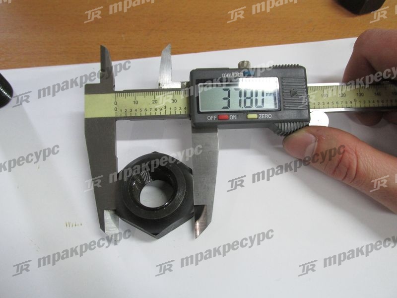 Шпилька ступицы управляемого моста CPCD50/60/70