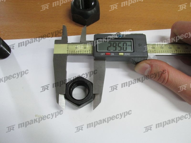 Шпилька ступицы управляемого моста CPCD50/60/70
