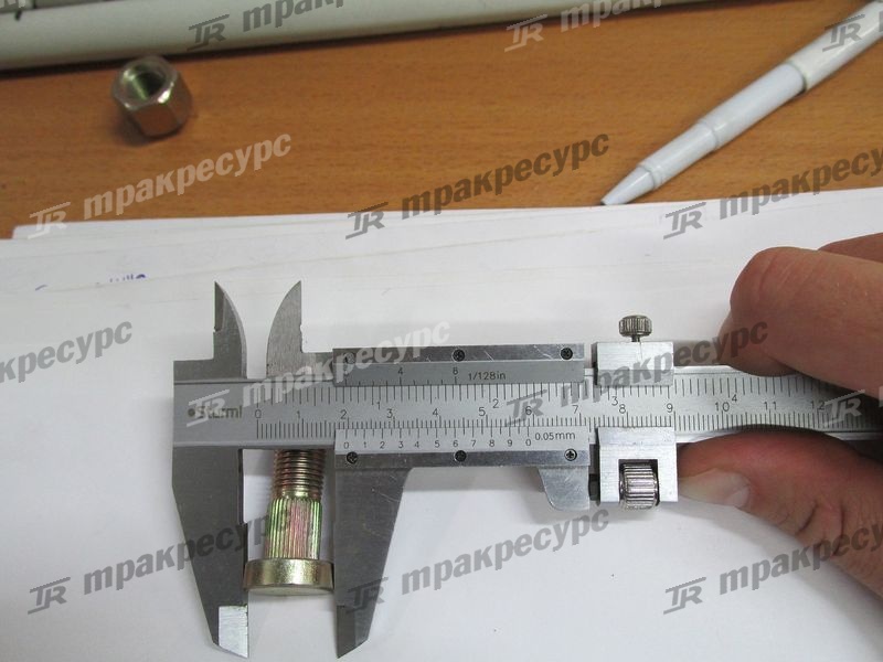 Шпилька ступицы управляемого моста CPCD10/15