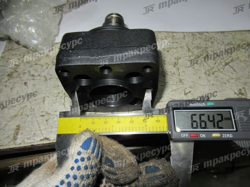 Насос распределительный 22140-76001-71