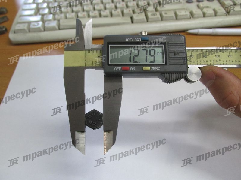 Болт M8x25