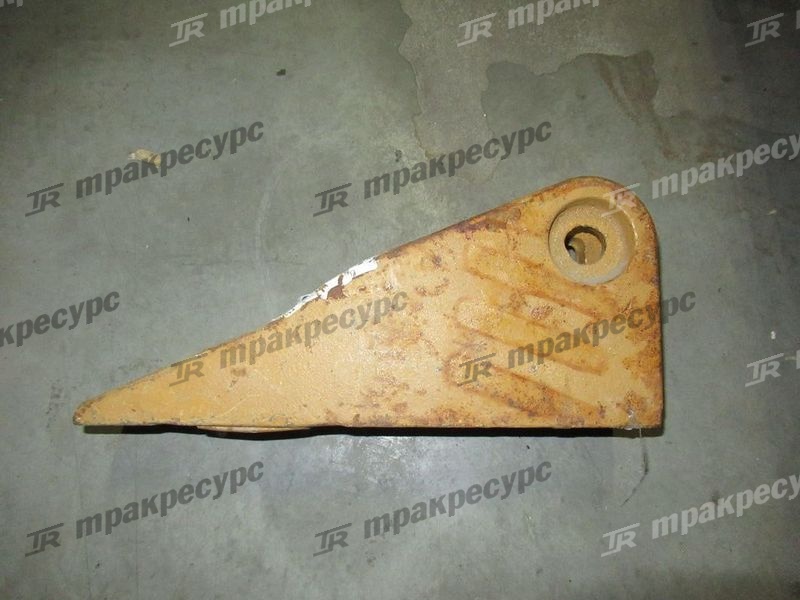 Зуб ковша боковой левый XG951II, XG953II