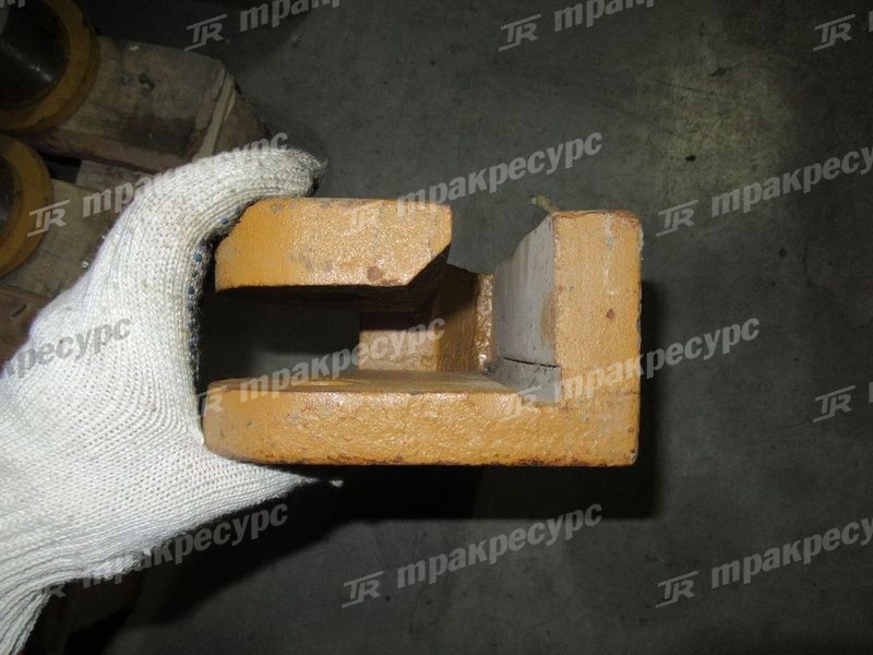 Зуб ковша боковой левый XG951II, XG953II