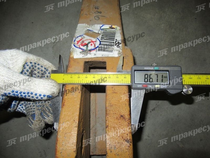 Зуб ковша боковой левый XG951II, XG953II