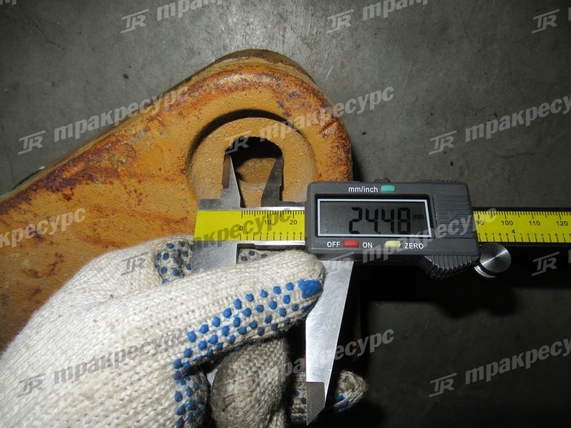 Зуб ковша боковой левый XG951II, XG953II