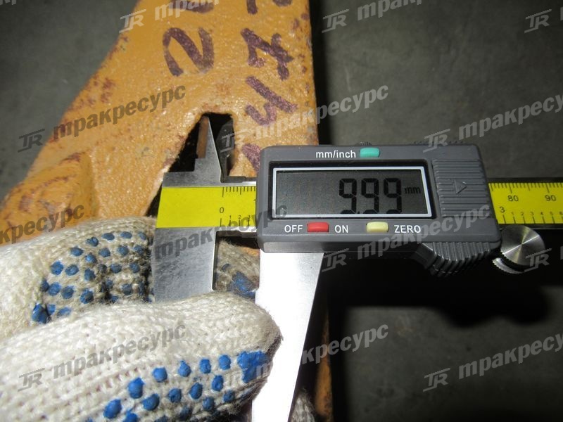 Зуб ковша боковой левый XG951II, XG953II