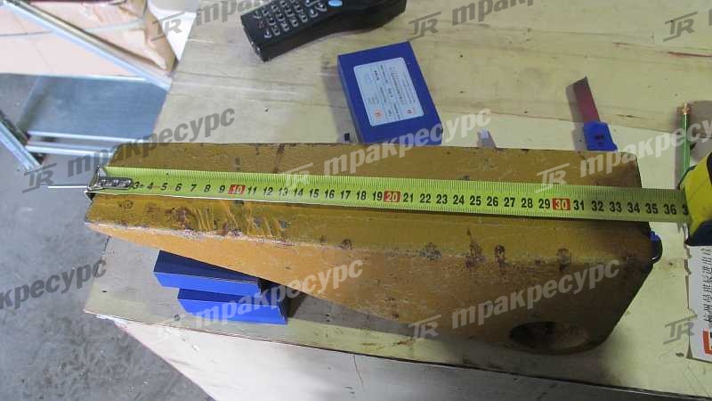 Зуб ковша боковой правый XG951II, XG953II