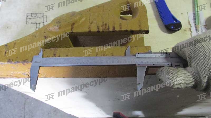 Зуб ковша боковой правый XG951II, XG953II