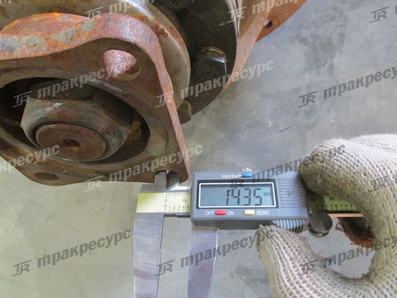 Редуктор передний XG932III