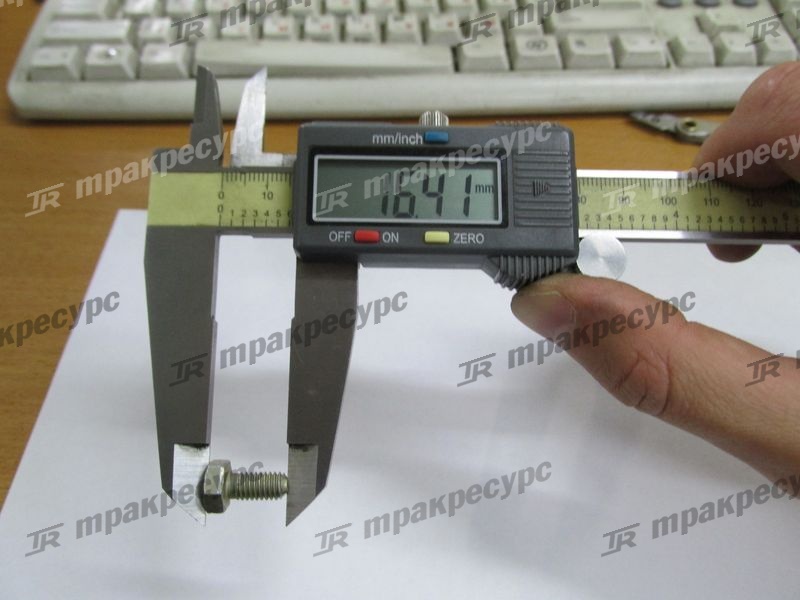 Шестигранный болт 9008311126